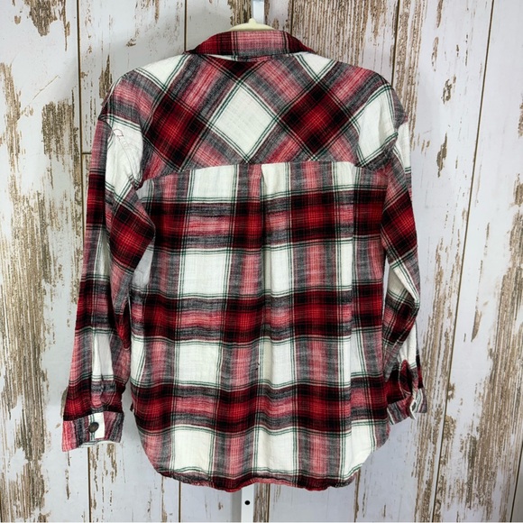 Maurices, Red and Green Flannel Plaid Shirt. Size Medium. Excellent condition! - Picture 6 of 6